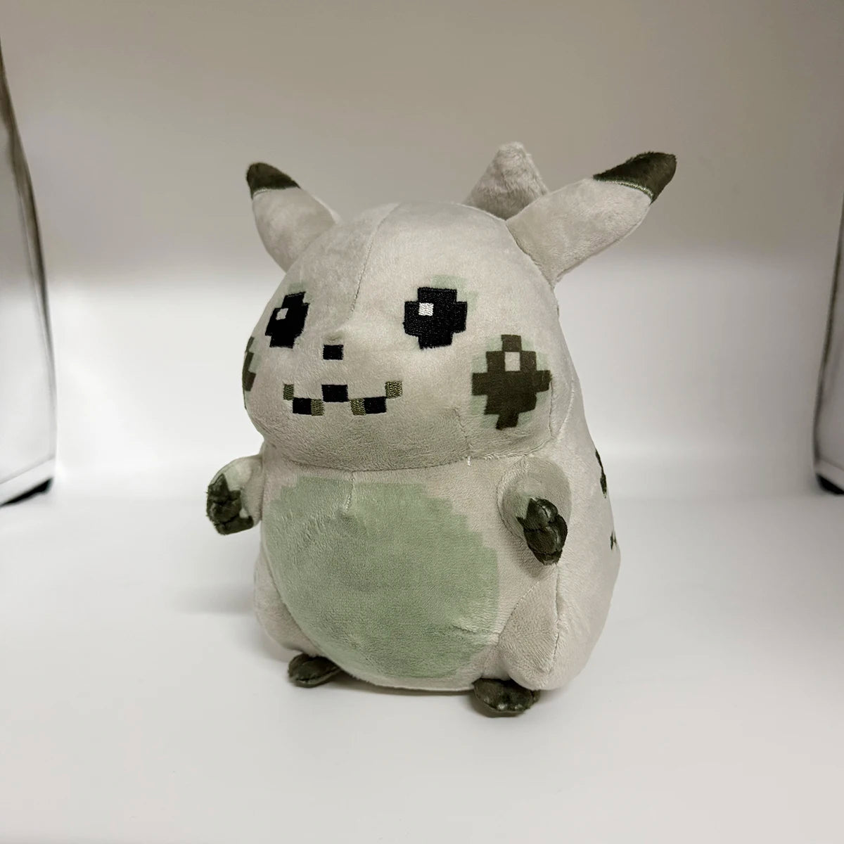 Peluche de Pikachu Pixel Game Boy Classic Pokemon 30 aniversario