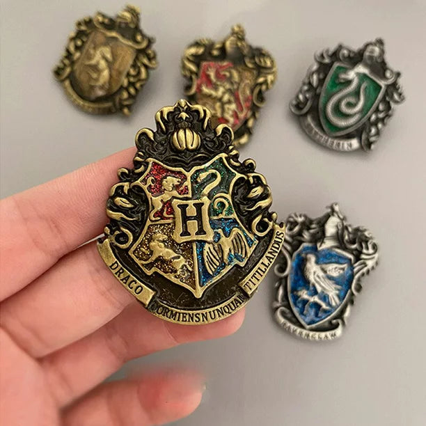 Pin escudo Hogwarts - Harry Potter