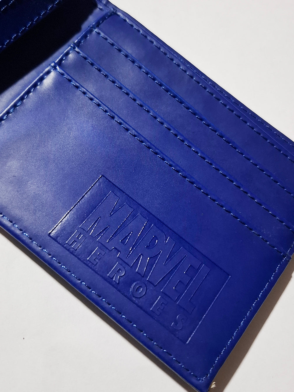 Billetera Capitán América letras