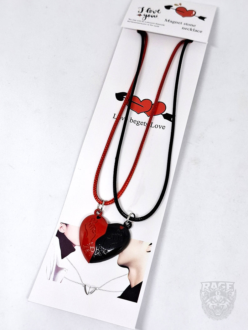 2x Collares de Corazón Rojo y Negro con imanes - Para parejas o BFF