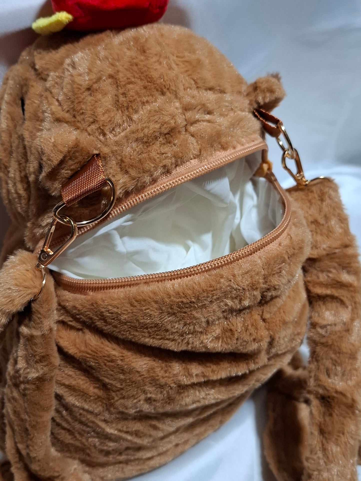 Mochila de peluche de Capibara Trabajando en Wcdonalds